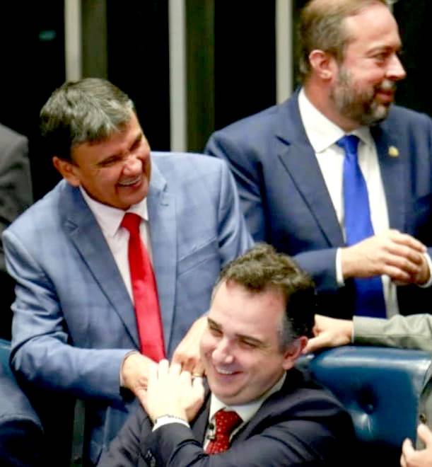 Wellington Dias lidera articulação que aprovou a PEC da Transição no Senado